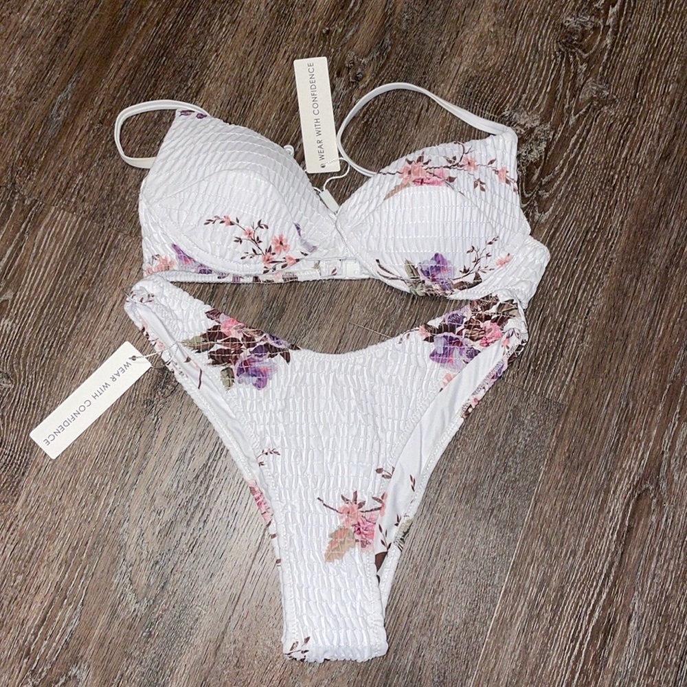 NWT Bikini set by Aqua Tropic swimware size S